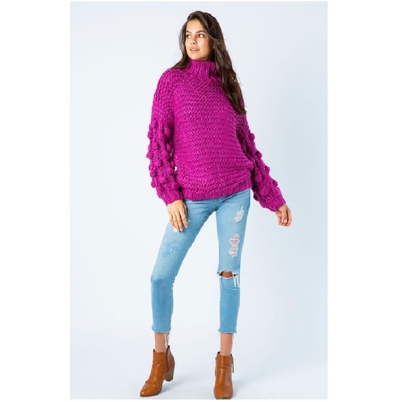 NWT PREMIUM HAND KNIT GORGEOUS Ball Sleeve Sweater - Picture 2 of 8